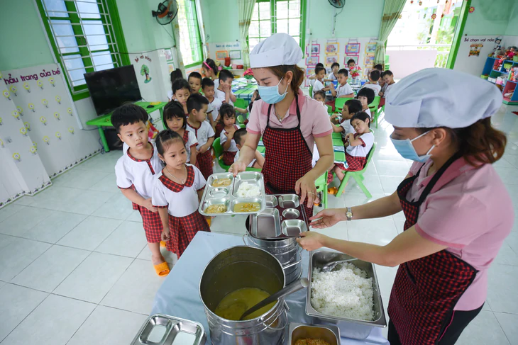 Bữa ăn học đường phải chú trọng đến phát triển chiều cao cho trẻ