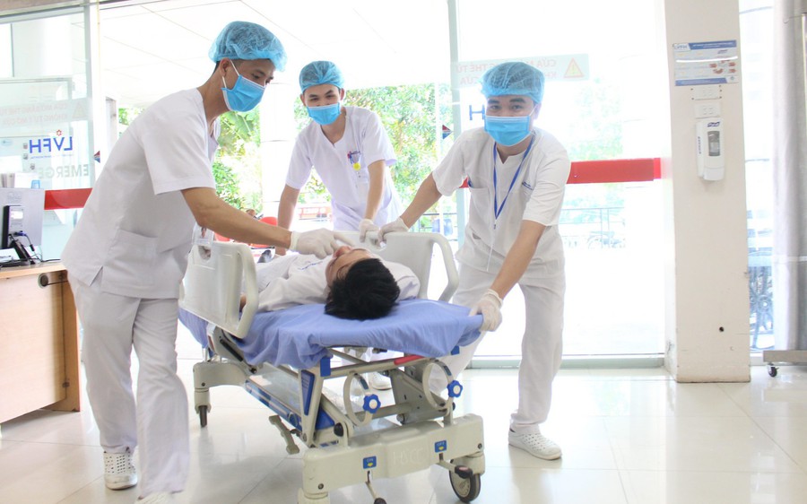 Kiến nghị giảm các thủ tục liên quan để bệnh nhân được chuyển tuyến nhanh hơn