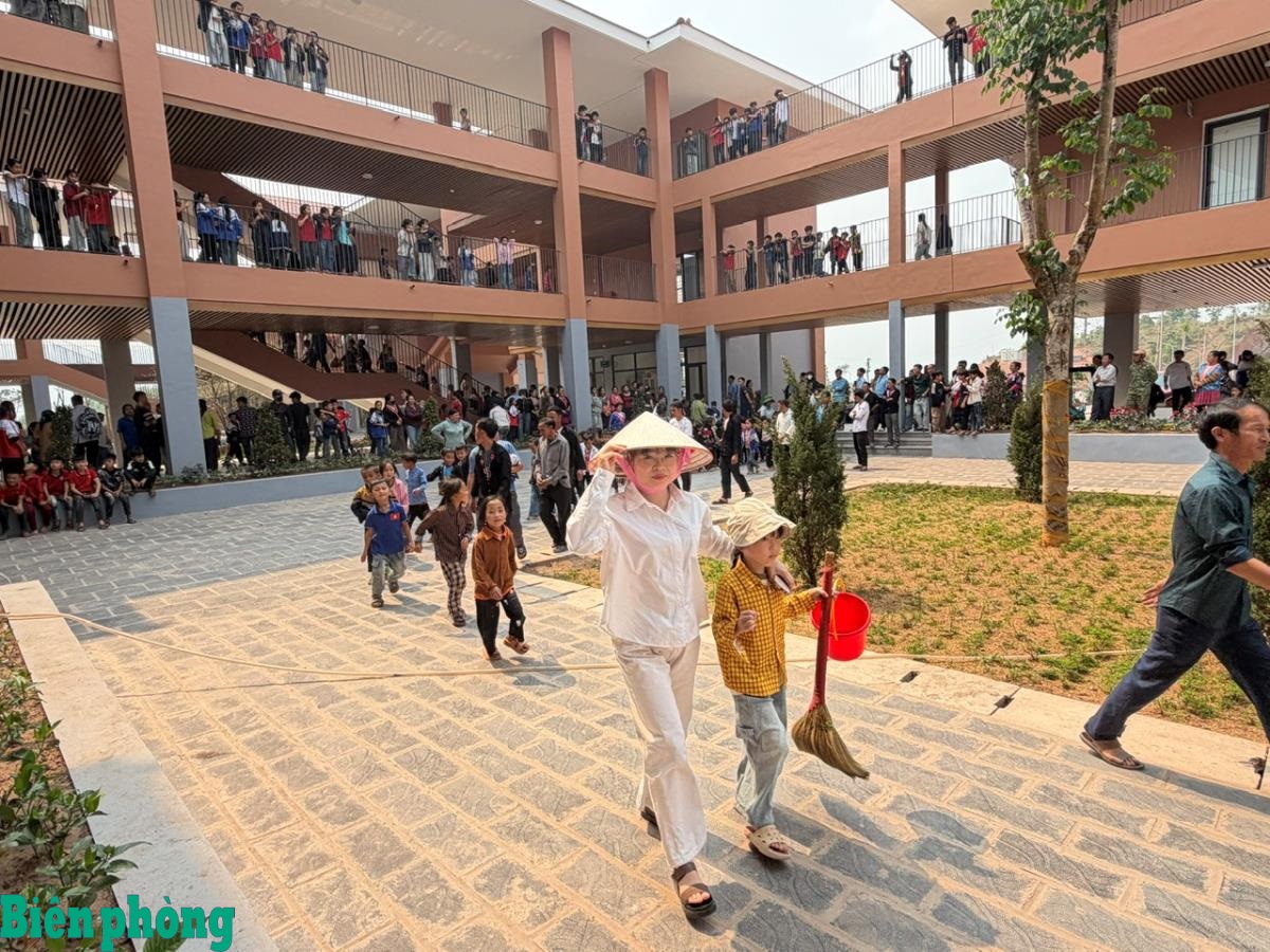 Bài 5 Mái trường mới chắp cánh ước mơ cho học sinh nơi biên giới Si Pa Phìn