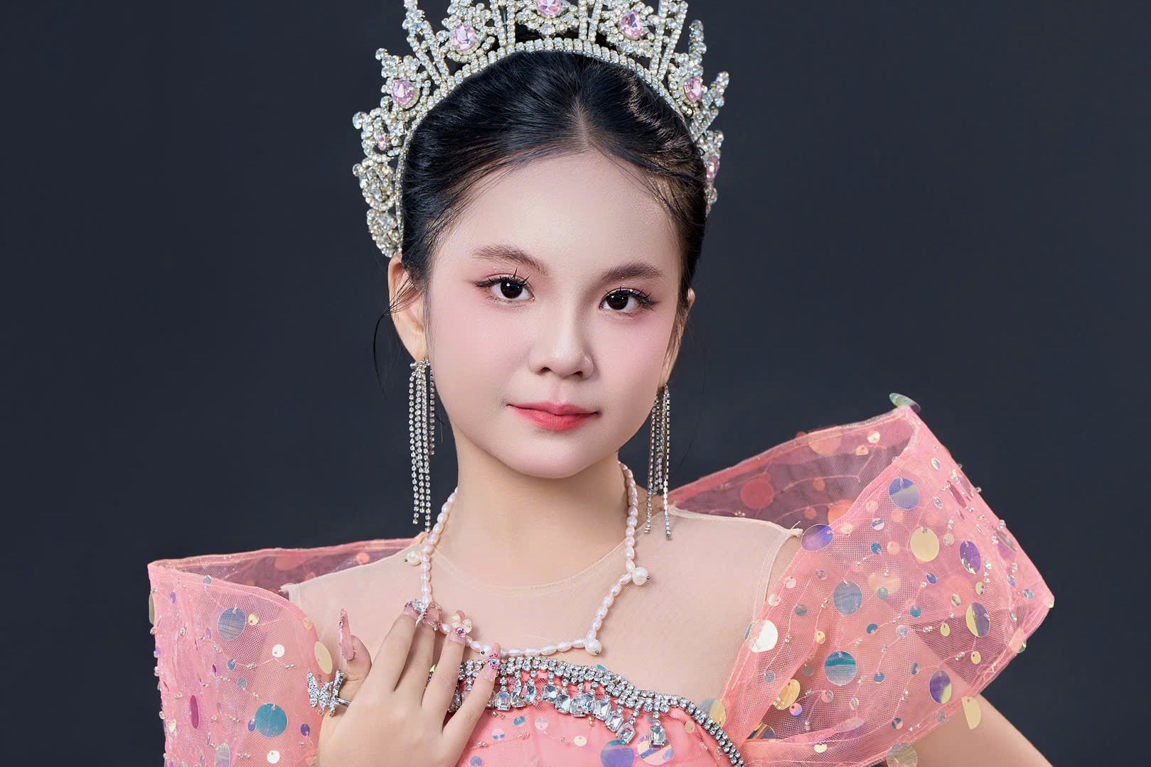 Nguyễn Lê Bảo Nhi Gương mặt nhí bản lĩnh, từ sàn diễn thời trang Việt tới vươn tầm quốc tế