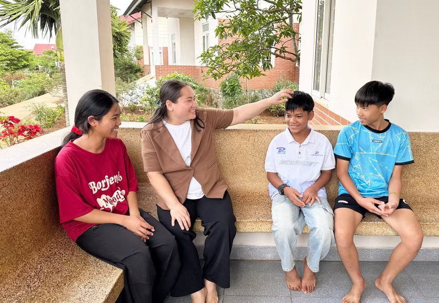 Không sinh thành nhưng vẫn trọn tình mẹ