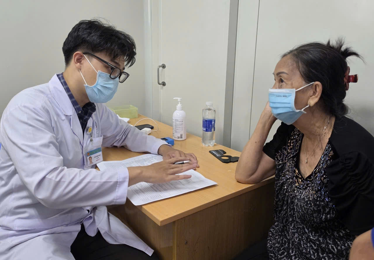 Bộ trưởng Y tế Không có quy định bác sĩ khám bệnh nhân tối thiểu 6 phút