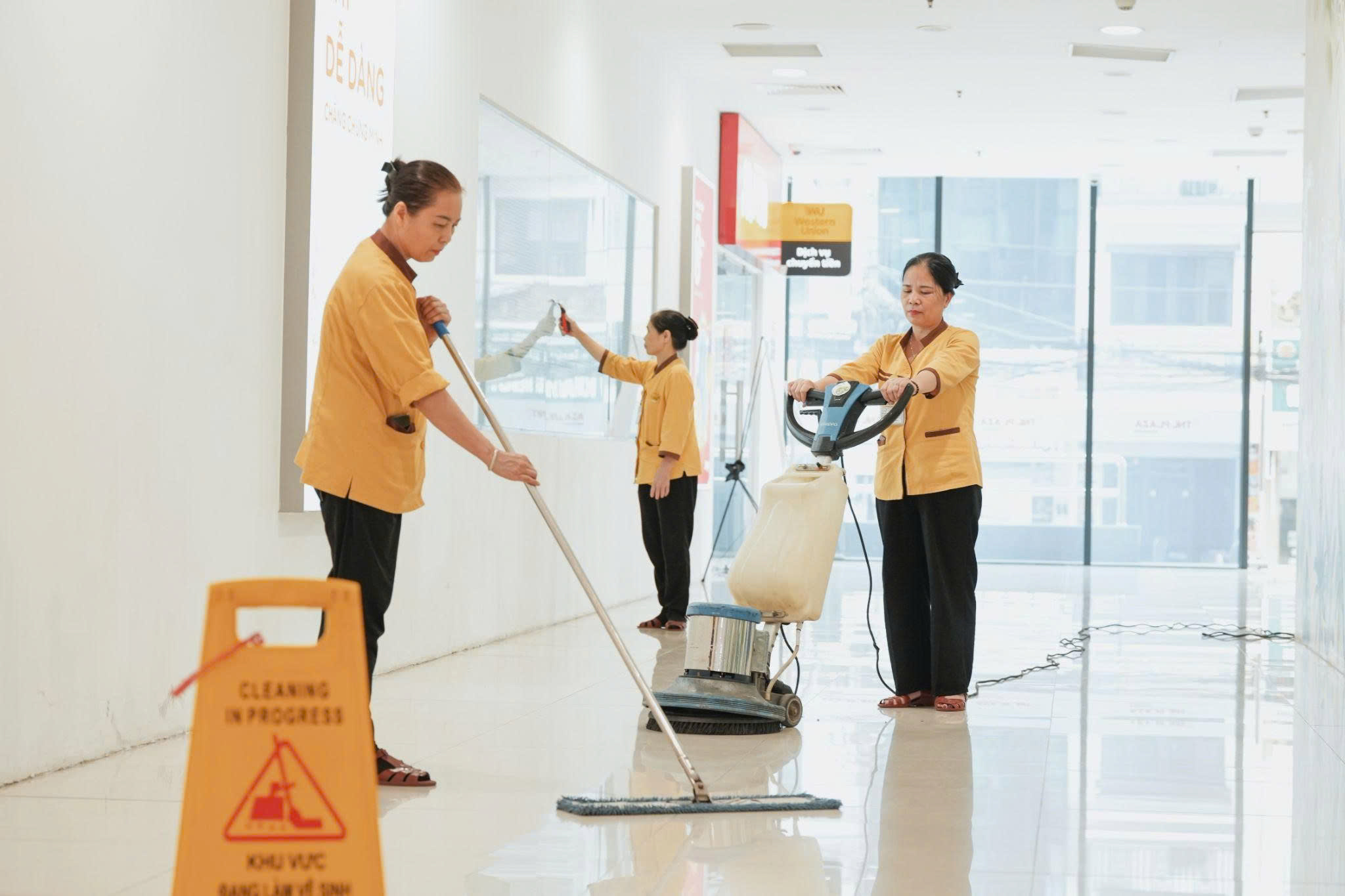 Vệ sinh công nghiệp Điểm chạm góp phần tạo nên trải nghiệm tòa nhà