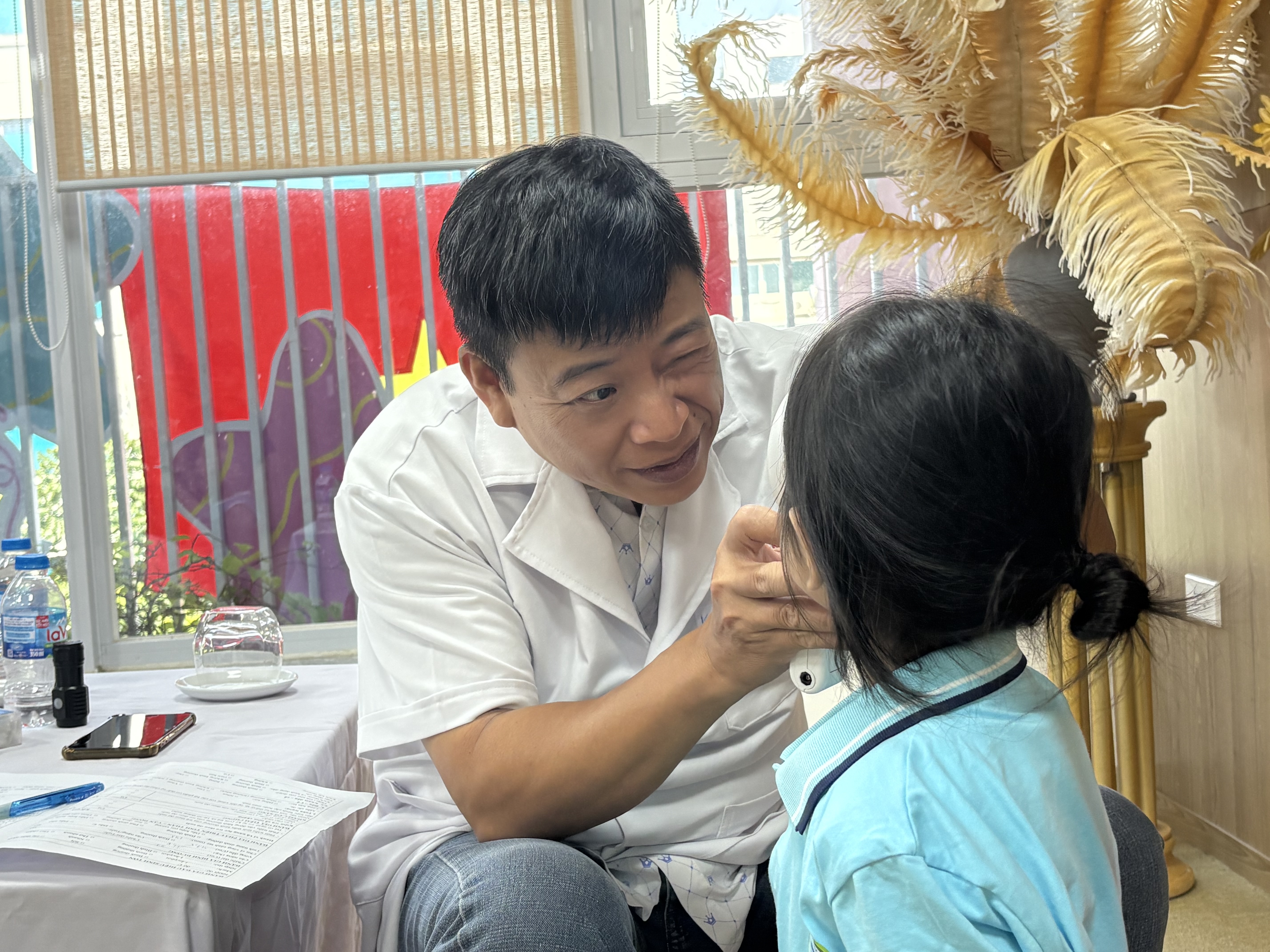 Khám sức khỏe định kỳ cho học sinh Phường Cửa Nam