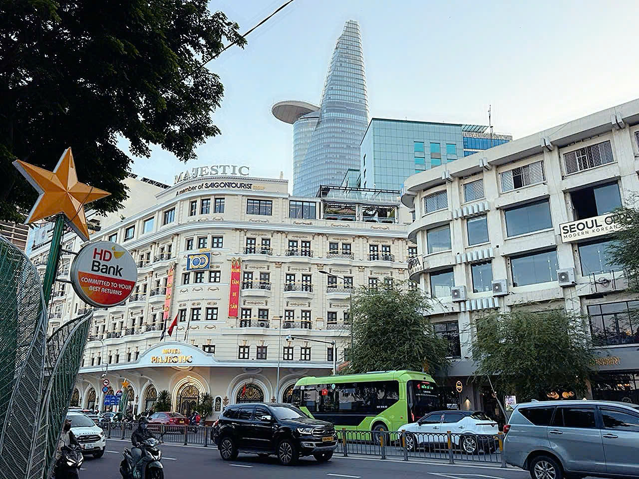 TP Hồ Chí Minh Người dân thích thú xem trình diễn pháo hoa mừng lễ 2 9