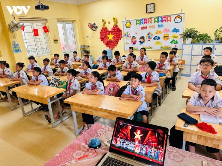 Thầy cô, phụ huynh cần “cai nghiện” điểm 10 và học cách buông tay
