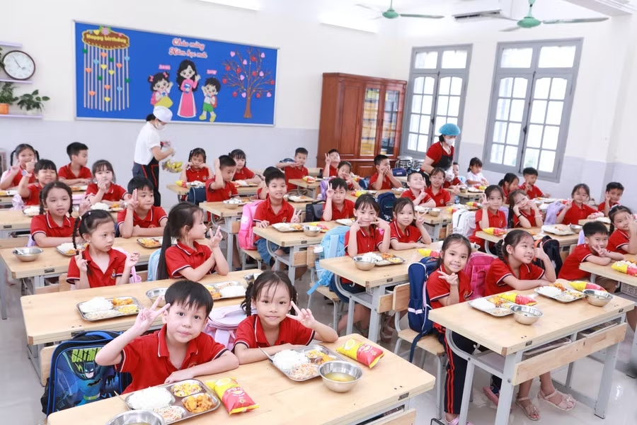 Xây dựng cơ chế giám sát nhiều tầng khi tổ chức bữa ăn bán trú