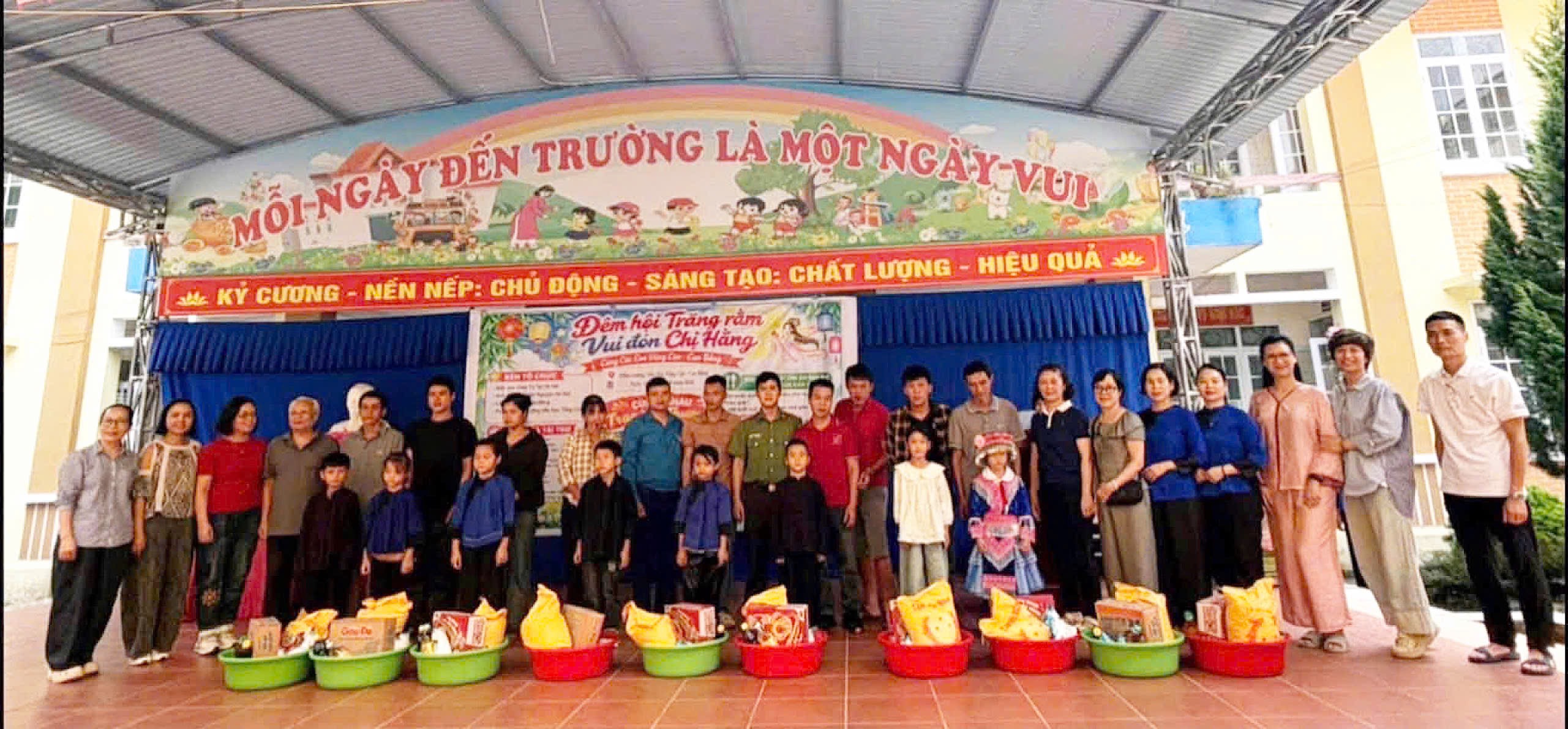 Trung thu ấm áp đến với học sinh vùng cao Cao Bằng