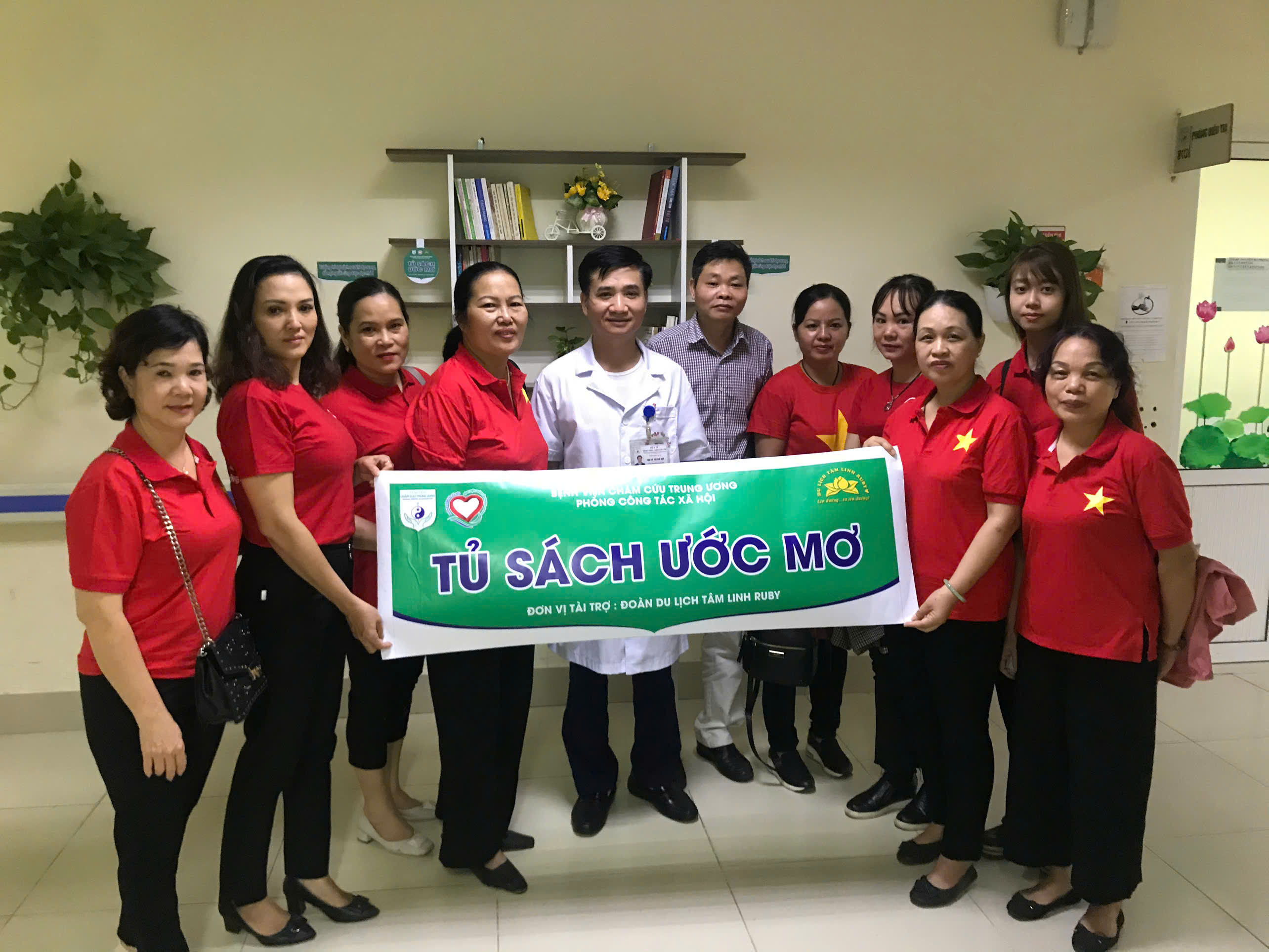 Chung tay mang mùa Trung thu ấm áp đến trẻ em khuyết tật