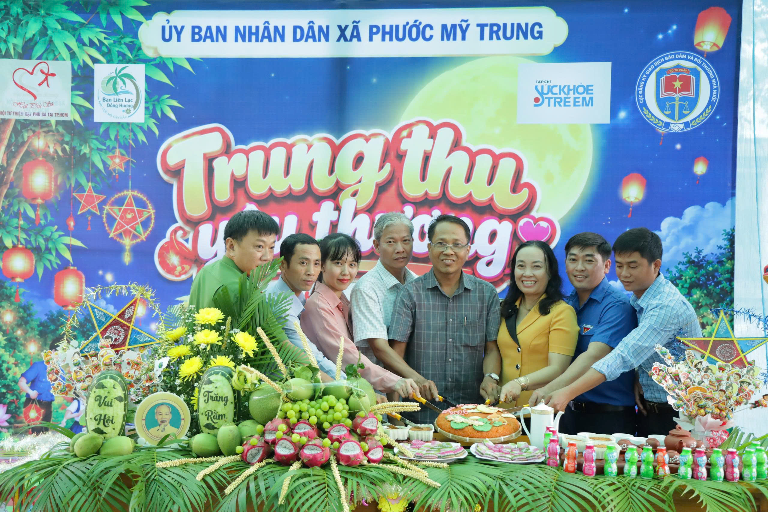 Mang Trung thu yêu thương đến với trẻ em Phước Mỹ Trung
