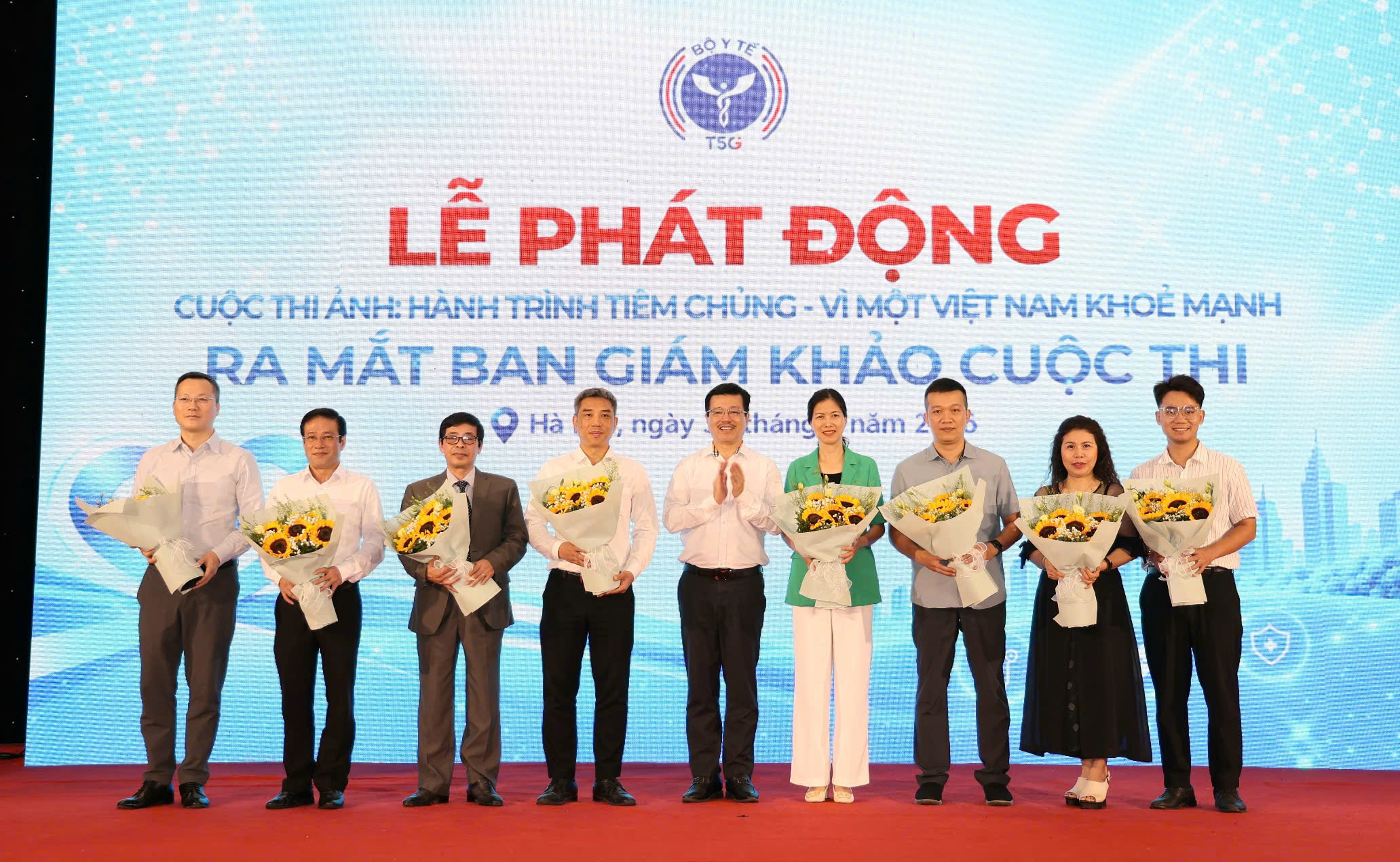 Phát động Cuộc thi ảnh Hành trình tiêm chủng - Vì một Việt Nam khỏe mạnh