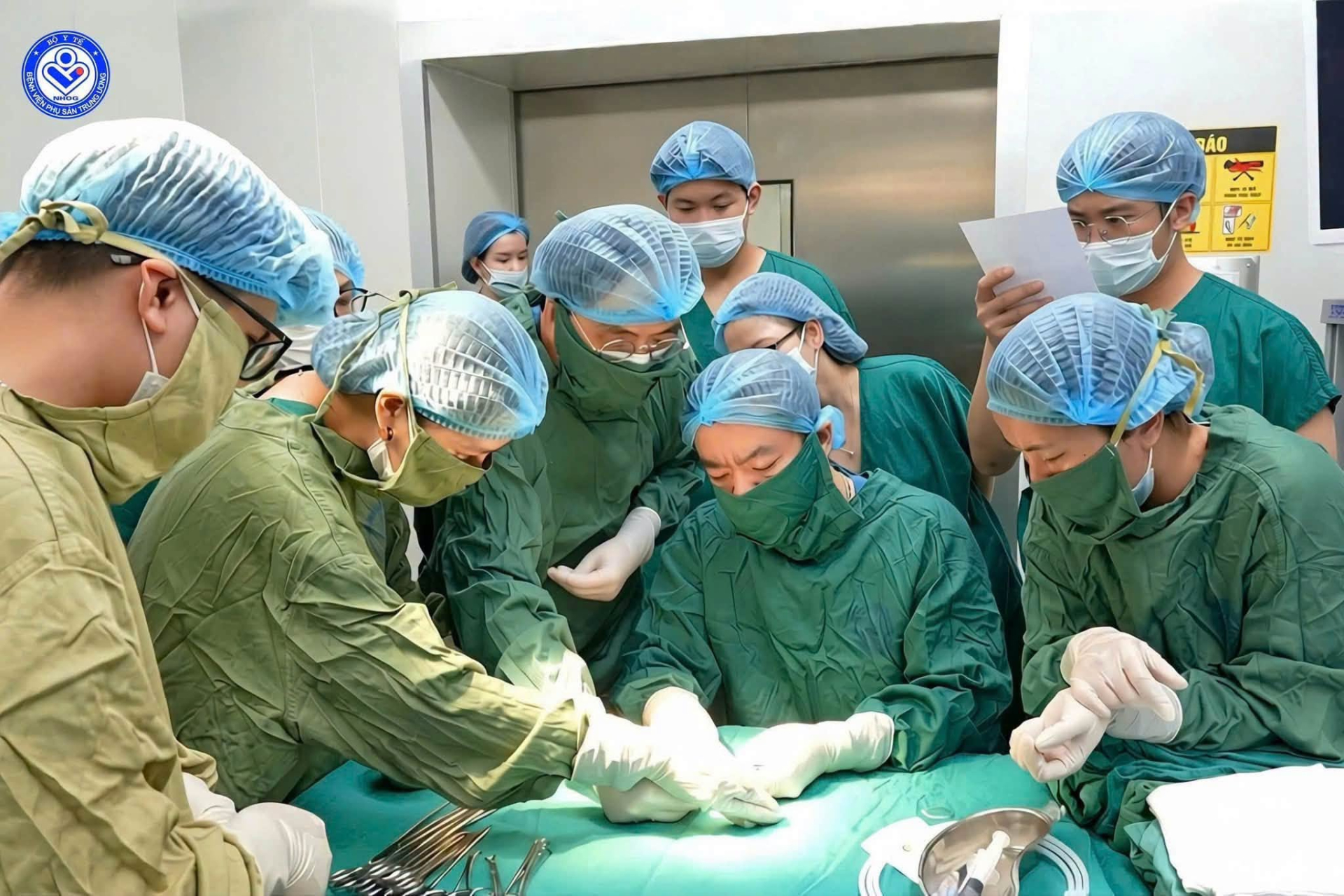 Lần đầu tại Việt Nam Đặt bóng vào khí quản thai nhi 30 tuần tuổi, mở cơ hội cứu trẻ ngay từ trong bụng mẹ