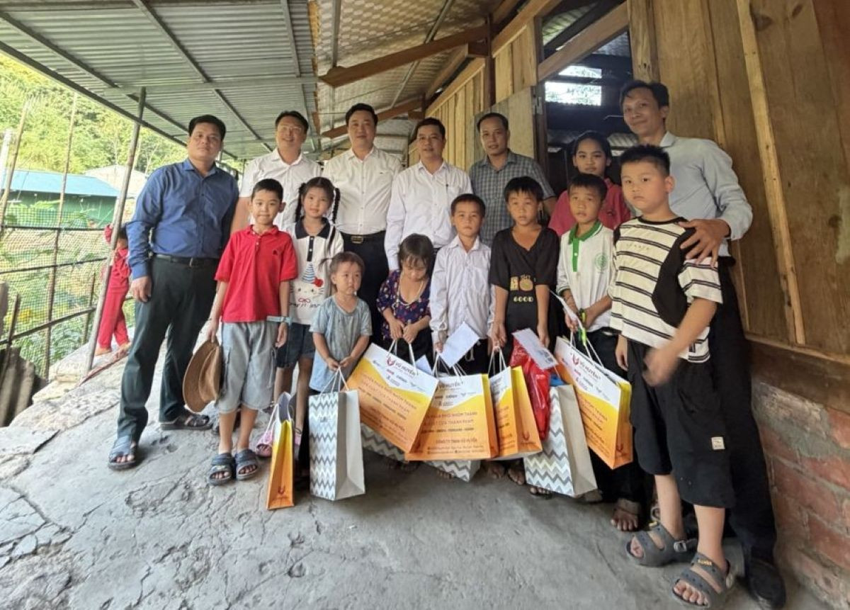 5 anh em không nơi nương tựa ở Thanh Hóa được tiếp sức đến trường