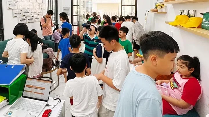 Cuộc đua trường chuyên, lớp chọn Học sinh quay cuồng học thêm từ tiểu học