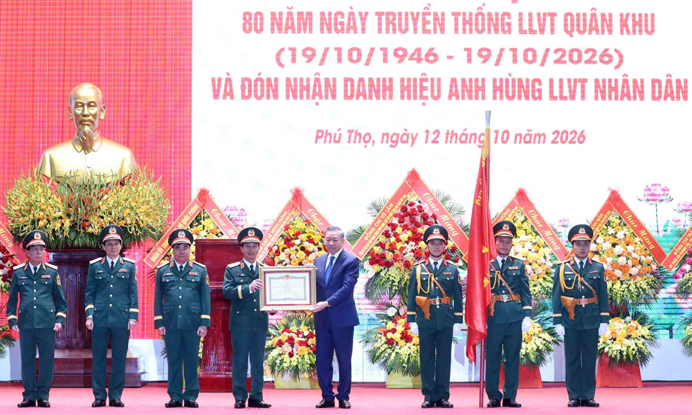 Tổng Bí thư, Chủ tịch nước Tô Lâm dự Lễ kỷ niệm 80 năm Ngày truyền thống Lực lượng vũ trang Quân khu 2