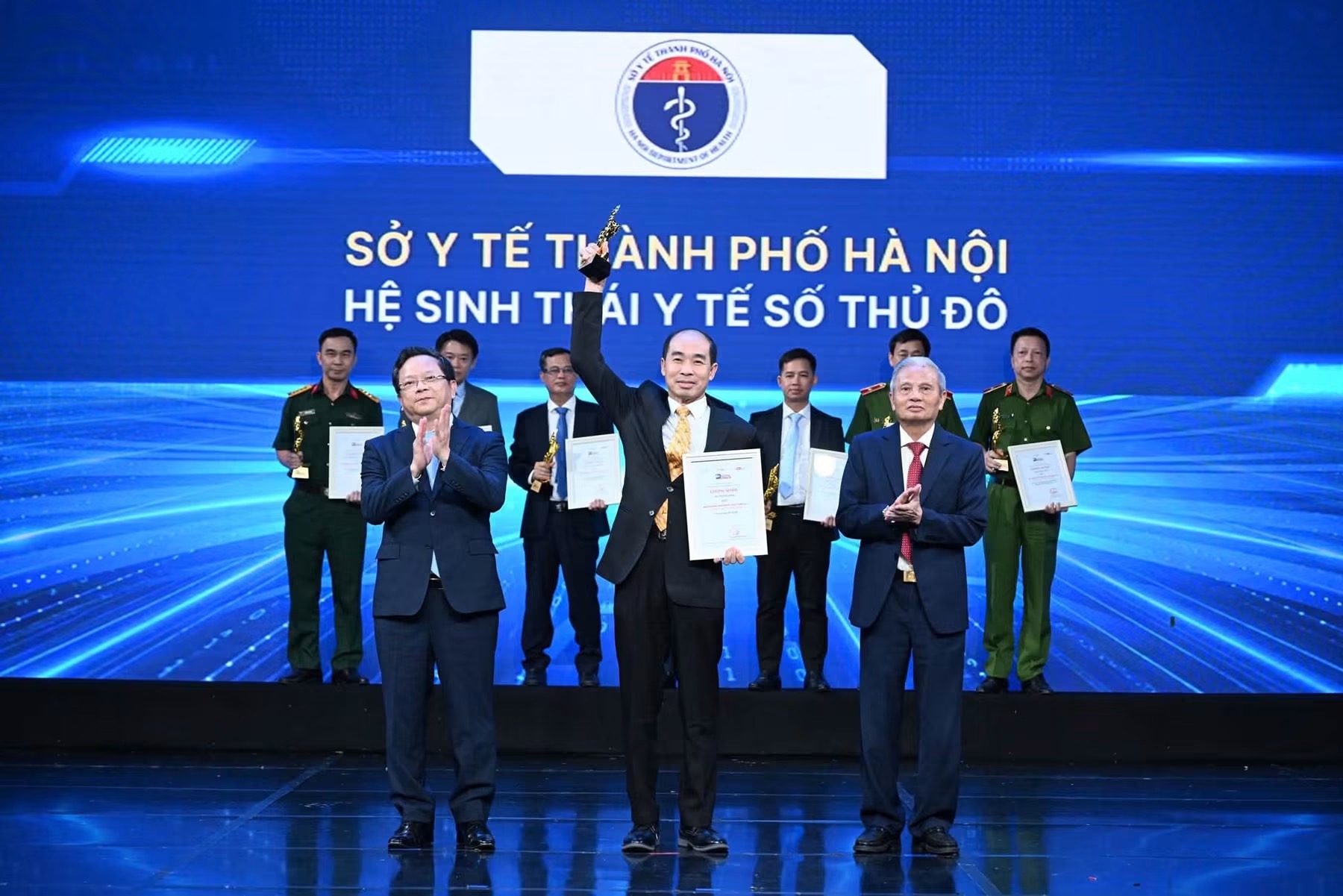 Y tế Hà Nội đoạt giải xuất sắc nhờ Hệ sinh thái số