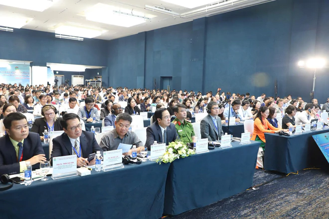Thứ trưởng Đỗ Xuân Tuyên Chuyển mạnh sang quản lý an toàn thực phẩm dựa trên nguy cơ