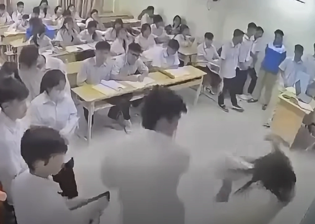 Hà Nội Bắt khẩn cấp nam sinh đấm cô giáo ngay trong giờ Toán