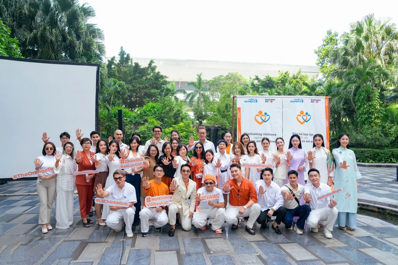 Các nghệ sỹ, KOLs tham gia sự kiện The Orange Team 2024. Ảnh: Hồng Kiều