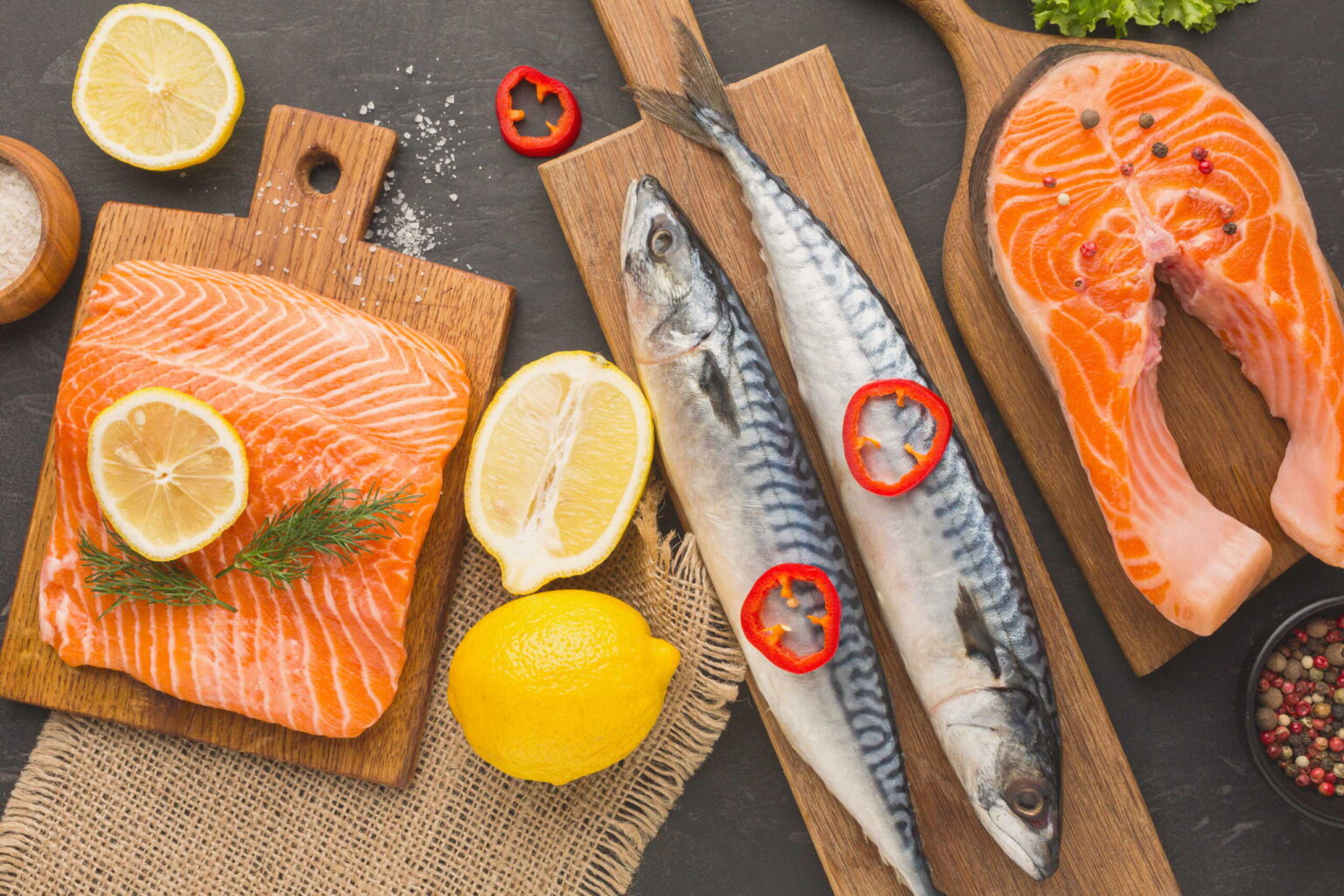 Cá hồi là loại cá béo giàu omega-3.