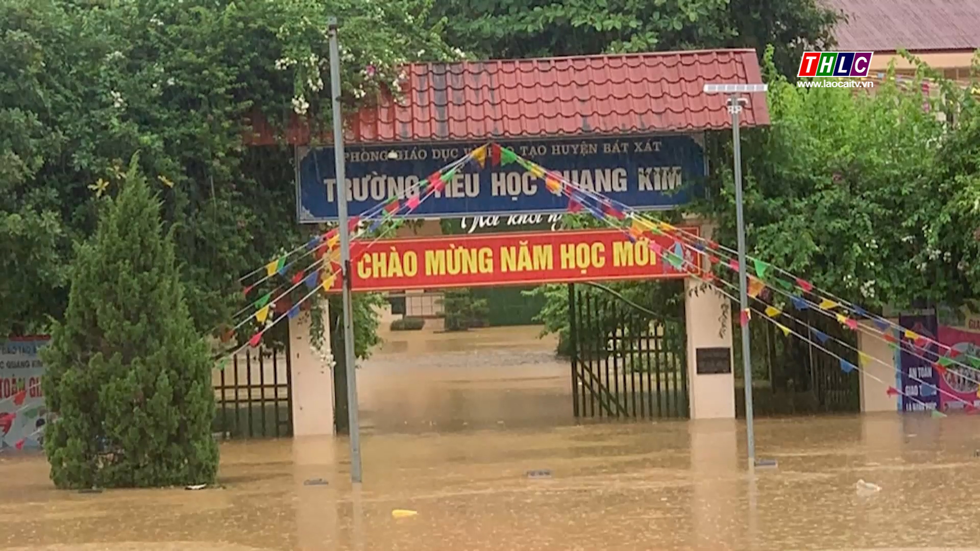 Mưa lũ do hoàn lưu bão số 3 cũng đã gây thiệt hại nặng nề đối với ngành giáo dục. Ảnh: LaocaiTV