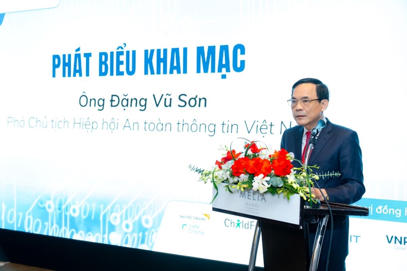 Ông Đặng Vũ Sơn, Phó Chủ tịch Hiệp hội An toàn thông tin Việt Nam (VNISA) phát biểu khai mạc Hội thảo.