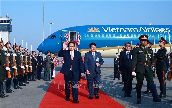 Vietnamese PM arrives in Vientiane, starting Laos visit