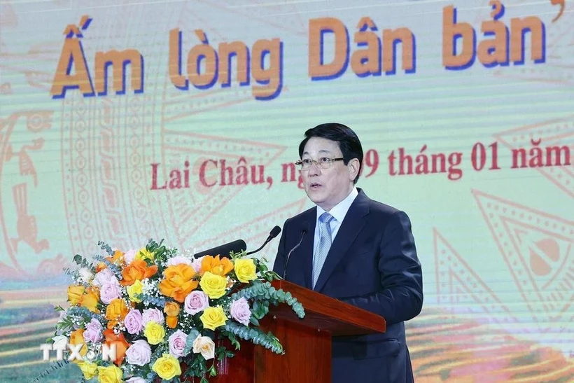 State President attends “Spring in border areas warms people’s hearts” programme in Lai Chau