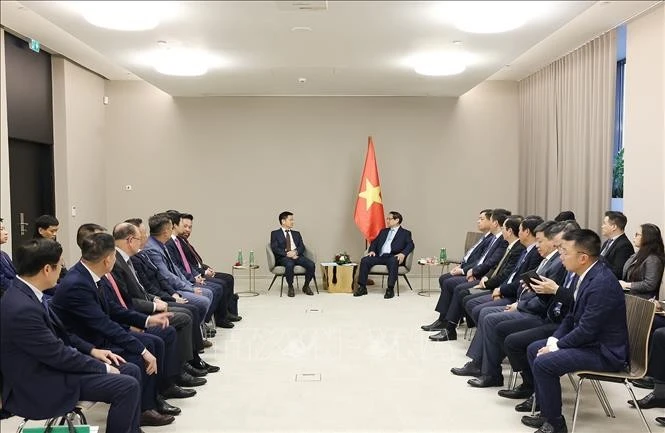 PM works with leaders of prominent Vietnamese businesses in Czech Republic, Europe