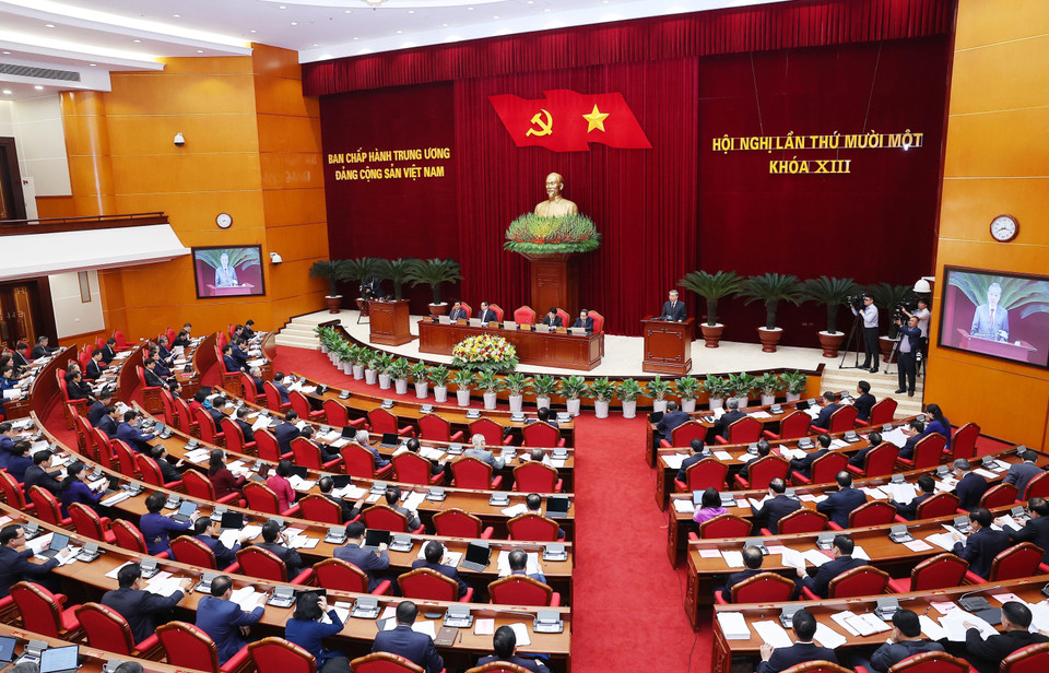 The 11th plenum of the 13th Party Central Committee opens