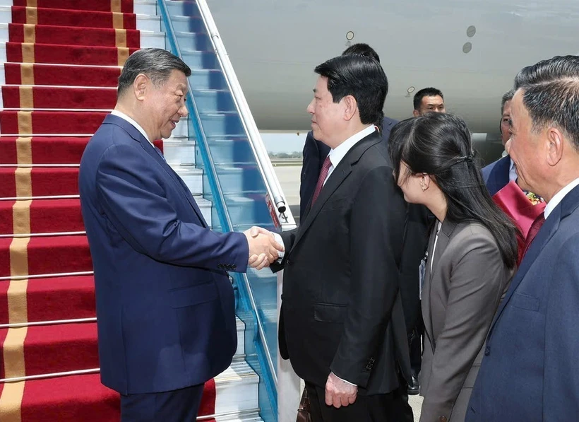 Top Chinese leader begins state visit to Vietnam