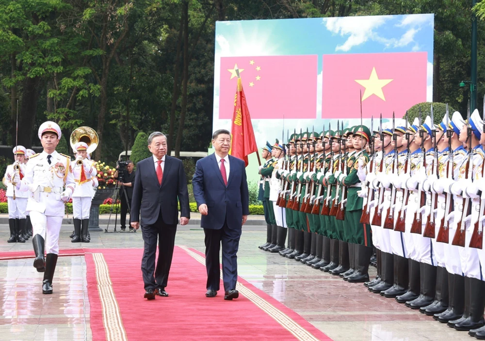 Official welcome ceremony held for top Chinese leader in Hanoi