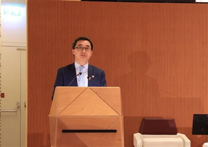 Vietnam reaffirms close ties with WHO