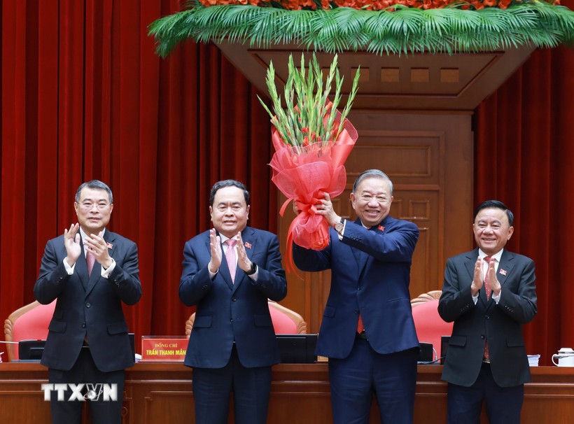 14th Party Central Committee unanimously elects To Lam as General Secretary