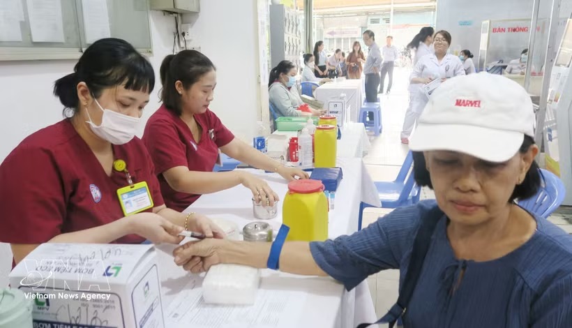 Ho Chi Minh City mobilises 10,000 health workers for mass health checks